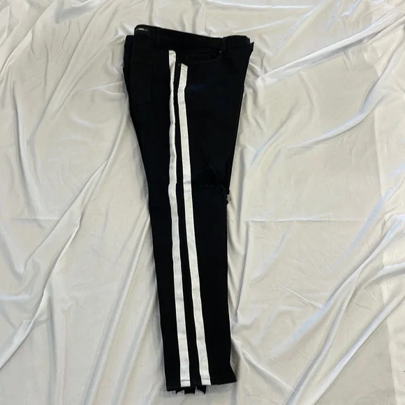 ❌SOLD❌Fashion Nova Carter Side Striped Skinny Jean - Picture 8 of 9